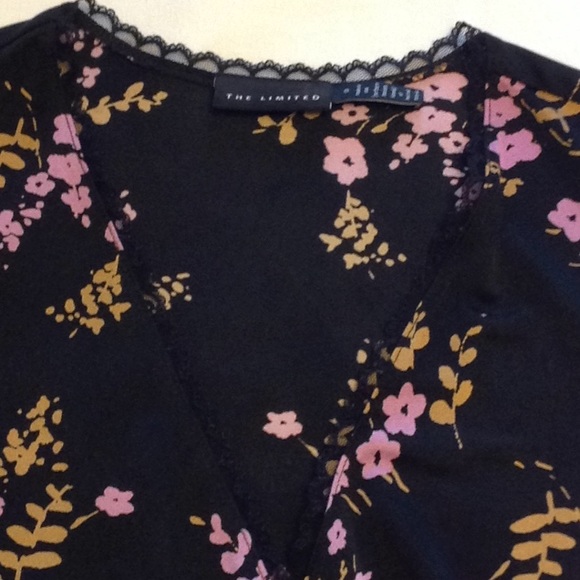 The Limited short sleeved top Size: S - Picture 2 of 5